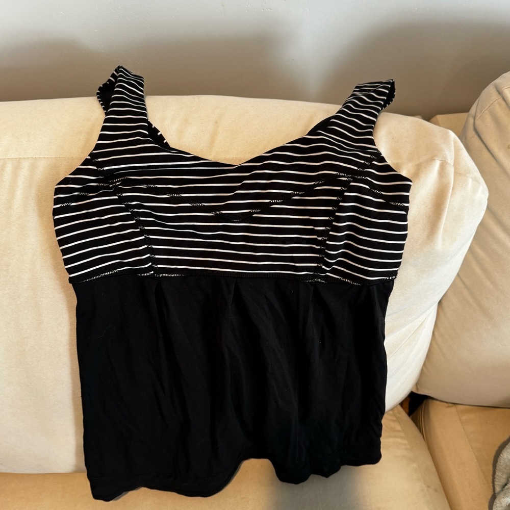 Lulu lemon tank top size 6